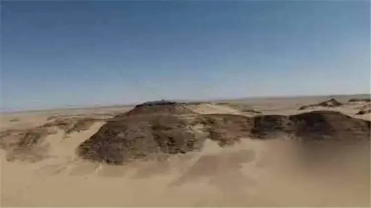 غارات مسيّرة تدمر منظومات تشويش وكاميرات حوثية في...