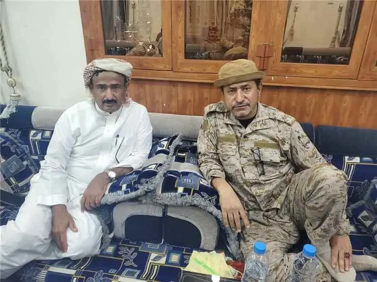 جحدل حنش يلتقي محافظ شبوة في عتق عقب عودته إلى المحافظة