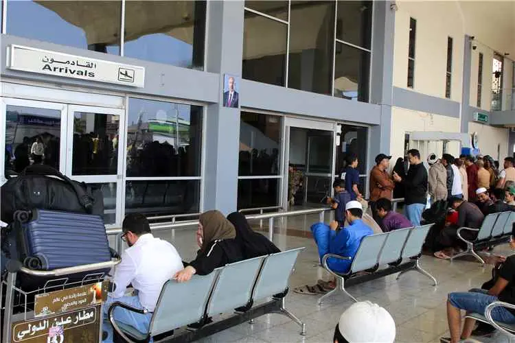 عاجل: ميلشيات الحوثي تهدد مطار عدن وتطالب الموجودي...