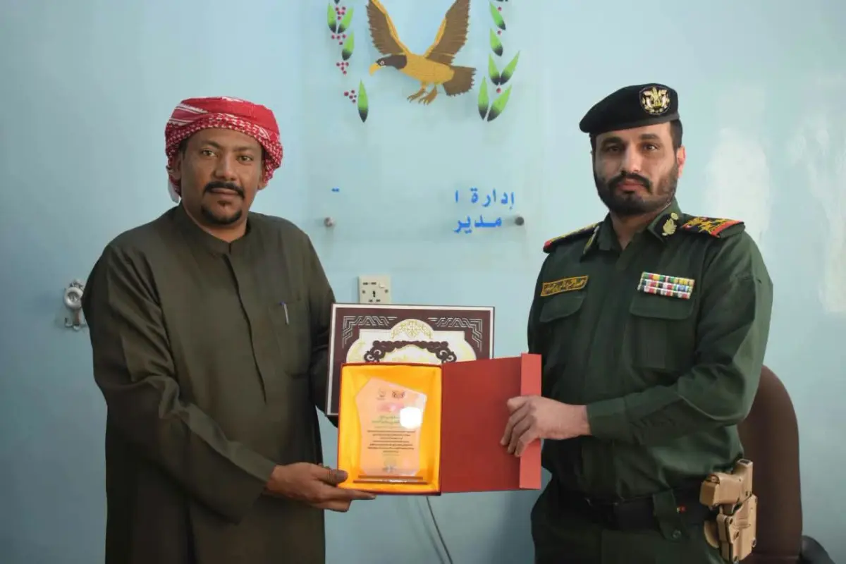 تكريم قيادات أمنية وشخصية اجتماعية في سيئون تقديرًا لجهود كشف الجرائم وتعزيز الاستقرار