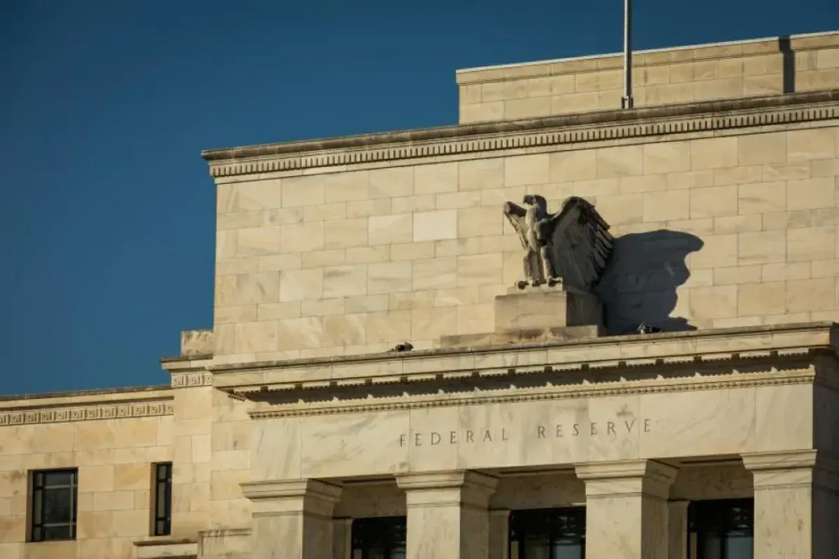 توقعات المستثمرين: الفيدرالي الأميركي يميل لتثبيت...