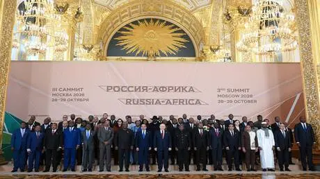 قادة إفريقيا يتوافدون إلى مقر قمة "روسيا - إفريقيا...