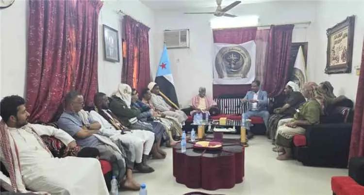 باعوم يستقبل  وجاهات قبلية حضرمية ويبحث معها قضايا...