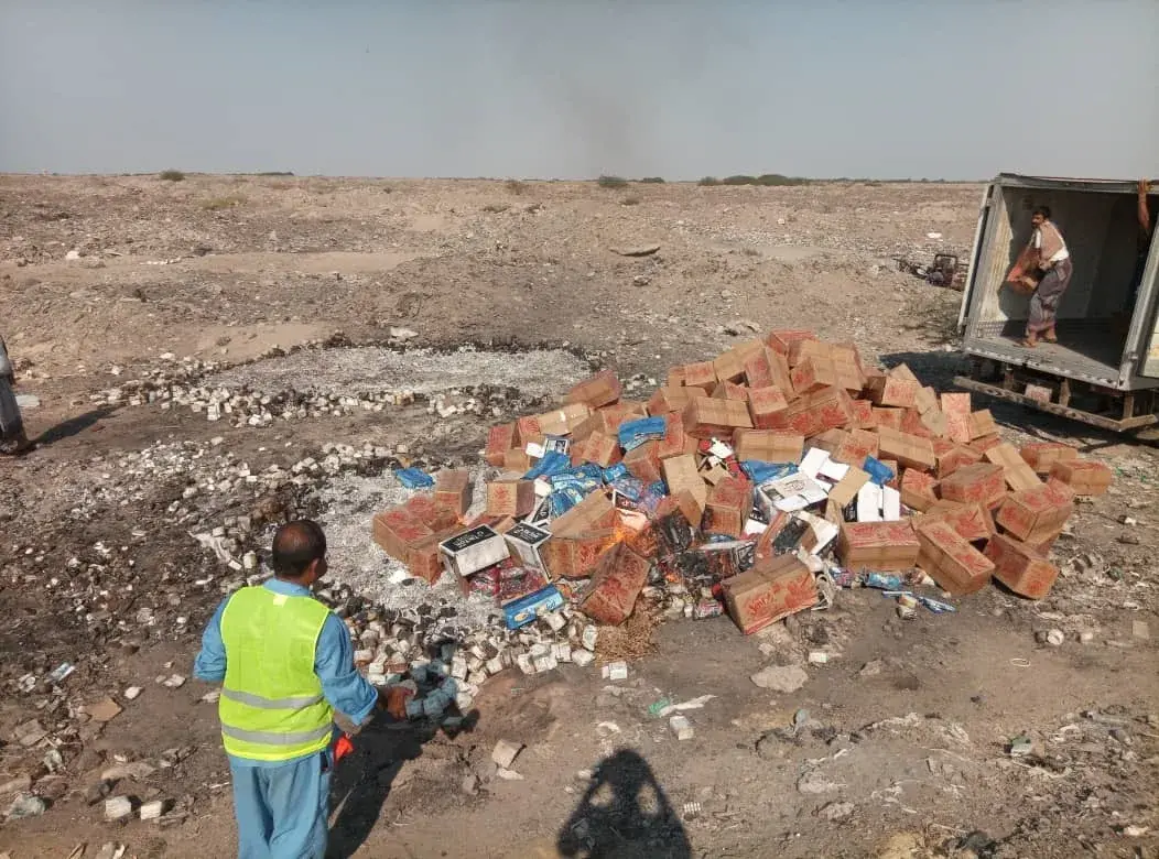صحة البيئة بالمنصورة تتلف 3 أطنان من المواد الغذائية غير الصالحة للاستهلاك