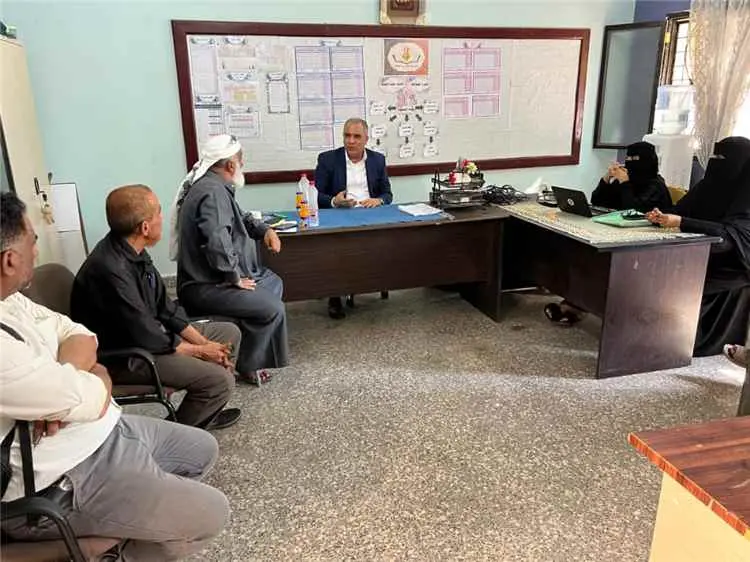 وزير التربية (العبادي) يتفقد مدرسة خالد بن الوليد للتعليم الأساسي ويؤكد أهمية سلامة التلاميذ والكوادر التربوية