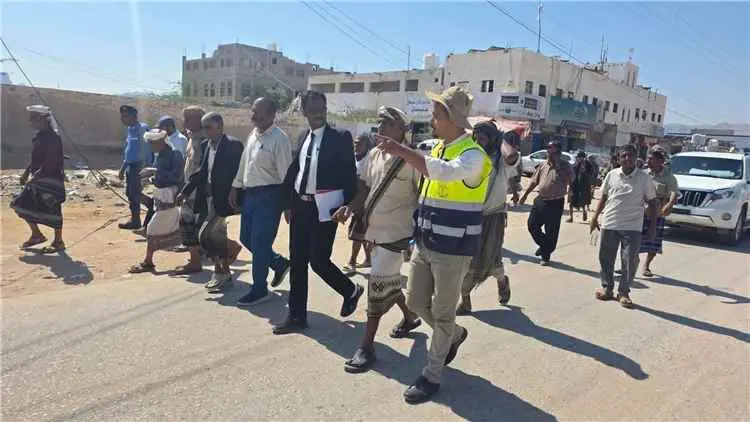 بدعم سعودي.. تسليم موقع مشروع توسعة الشارع الرئيسي بمدينة حبان في شبوة
