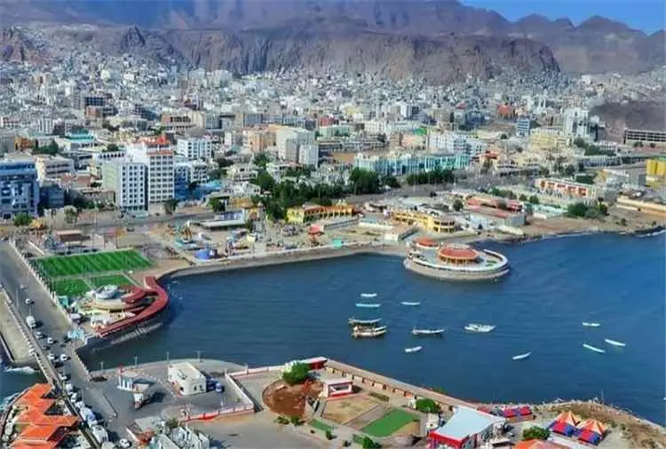 فنانو عدن يطالبون بكشف حسابات صندوق التراث وانتظام...