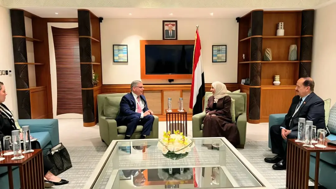وزيرة الخارجية تبحث مع مساعد وزير الخارجية الأمريك...