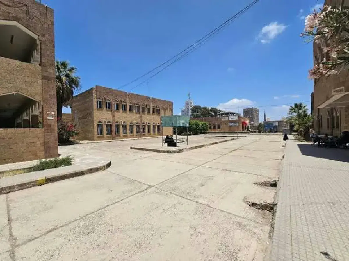 جامعة تعز تعلّق الدراسة والامتحانات في فرع التربة...