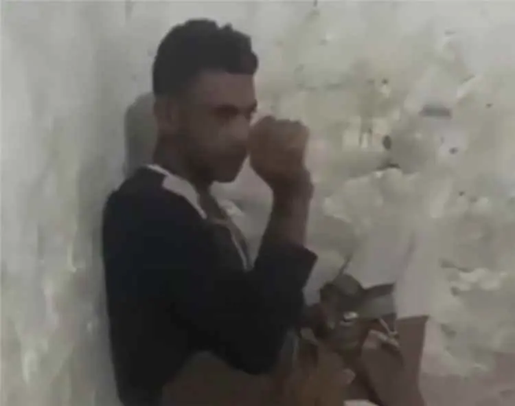 أسير حوثي يفجر مفاجأة بشأن ما تقدمه المليشيا لمقاتليها قبل المعارك في باب المندب