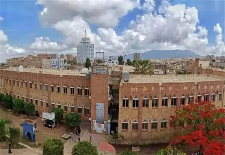 جامعة تعز تعلق الدراسة في فرع التربة عقب اعتقالات حوثية ومخاوف أمنية