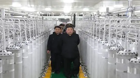 الولايات المتحدة وكوريا الجنوبية واليابان تتعهد بن...