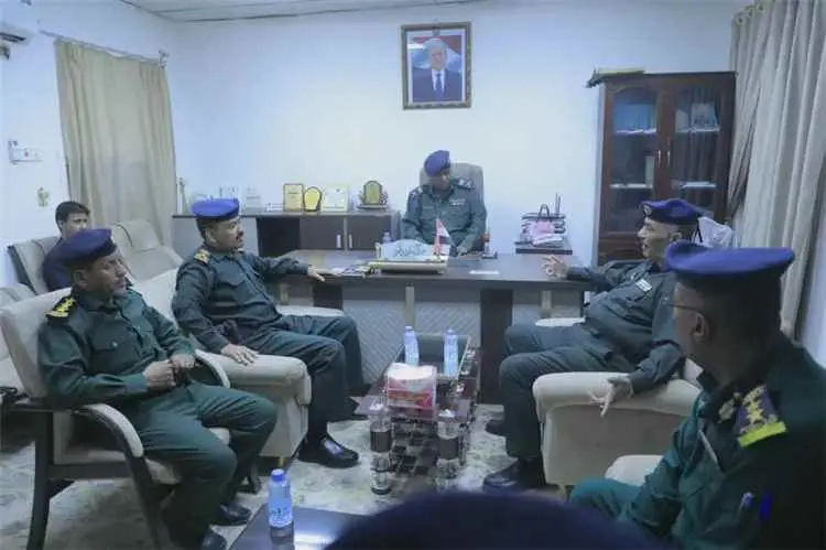 لجنة من وزارة الداخلية تتفقد المؤسسات الأمنية بواد...