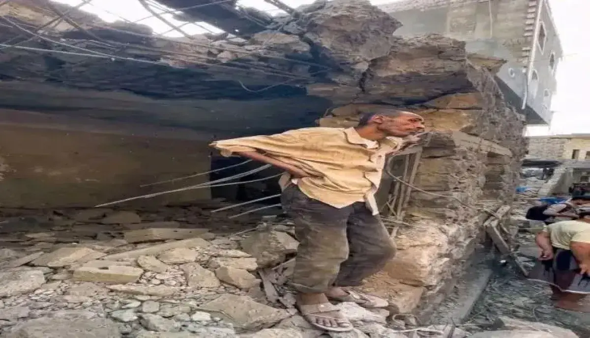 تعز تُخنق بالحصار : 1.3 مليون مدني على حافة الانهي...